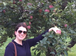 NaomiBraudeApplePicking